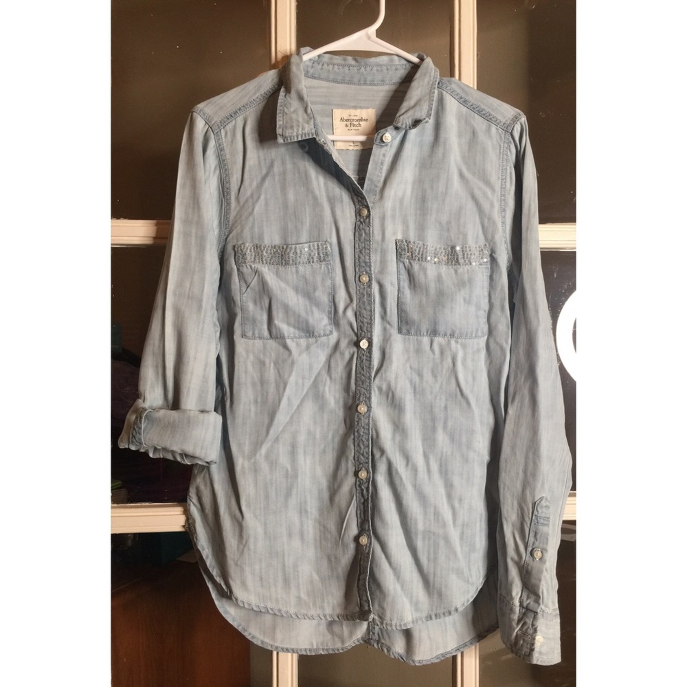 Long-sleeve chambray shirt 👕- Abercrombie & Fitch